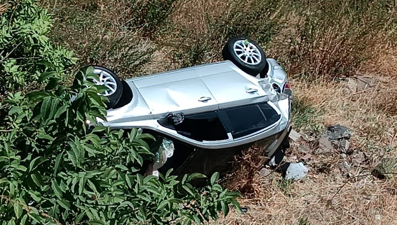 bitliste otomobil duvardan dustu PV7UNXts