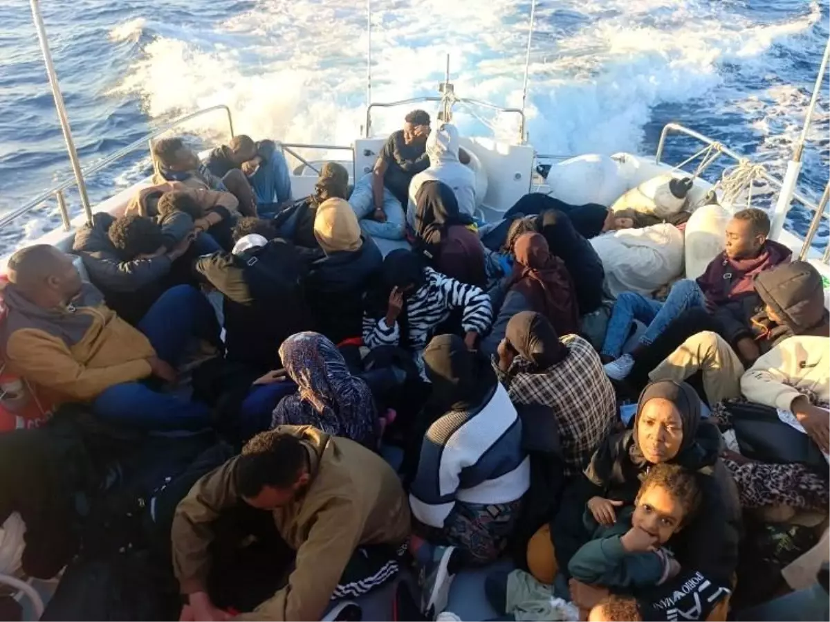 seferihisarda 41 duzensiz gocmen kurtarildi KGb97Fk7