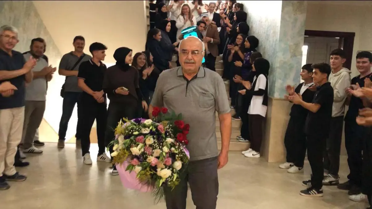 nazillide 40 yil meslek dersi ogretmenligi yapan ogretmen emekli oldu RZMZb8e2