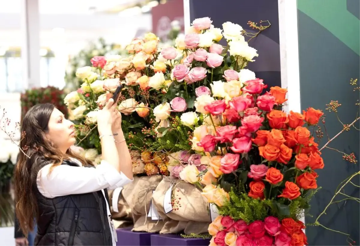 hollandada uluslararasi cicekcilik fuari basladi 2Y55J8gq.jpg