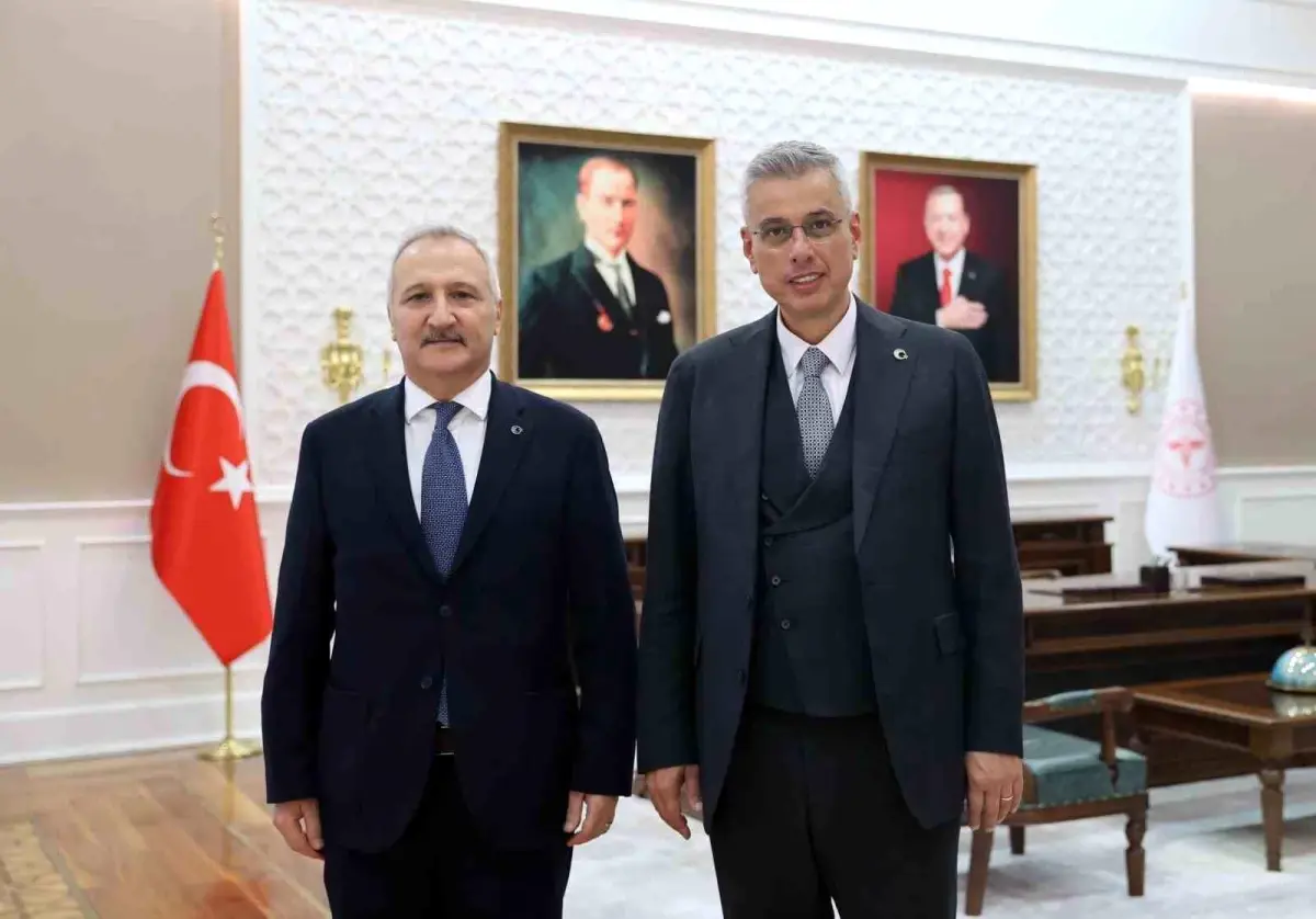 mhp genel baskan yardimcisi yurdakuldan saglik bakani memisogluna ziyaret ZkBYsOdp.jpg